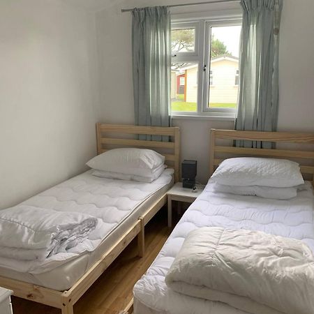 Chalets & Lodges At Atlantic Bays Holiday Park パドストウ エクステリア 写真