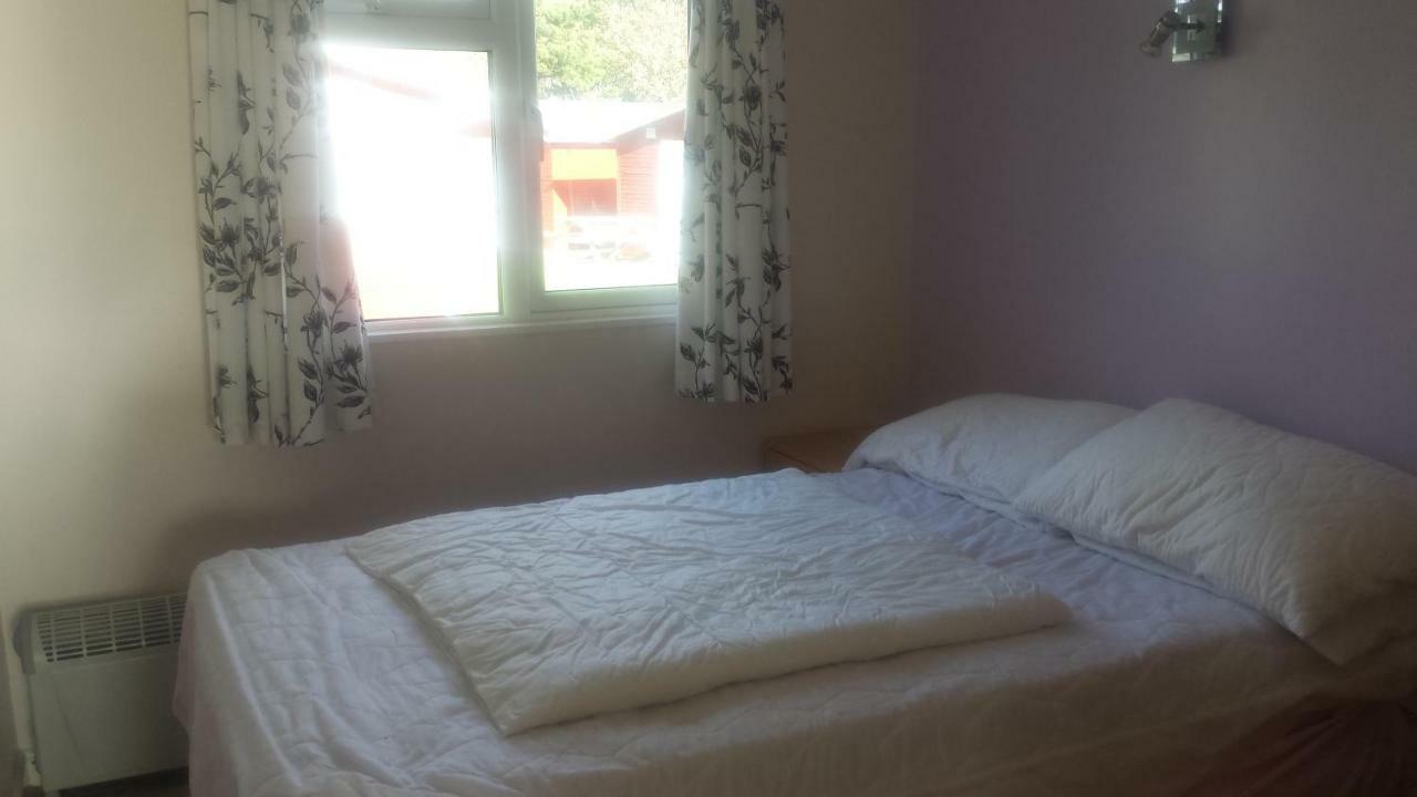 Chalets & Lodges At Atlantic Bays Holiday Park パドストウ エクステリア 写真